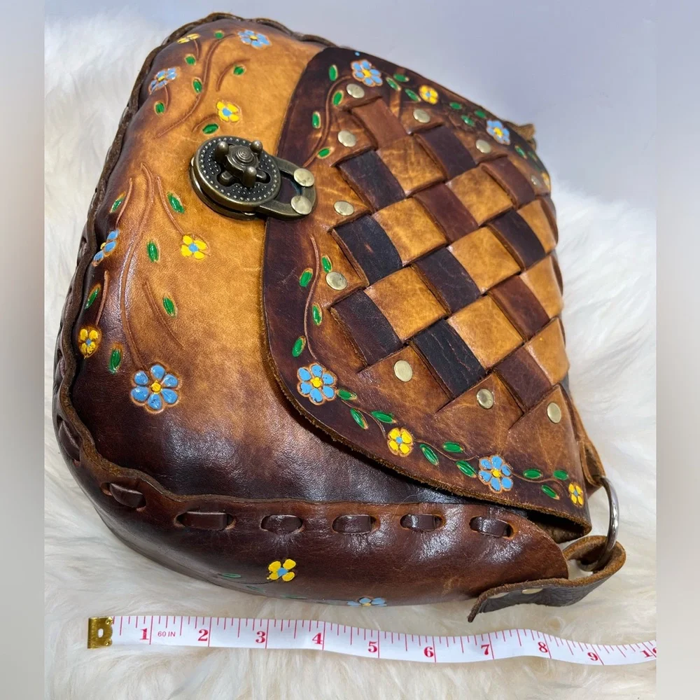 Gift
Vintage RARE Authentic 1970 Hand painted Tooled Leather Crossbody - Picture 9 of 17